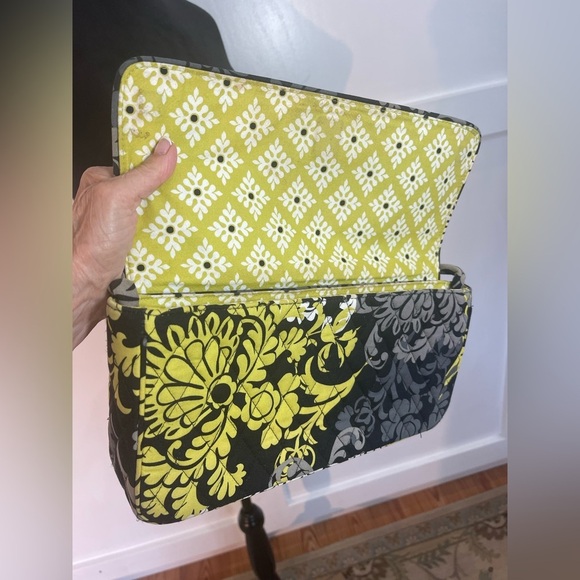 Vera Bradley Shoulder Bag Purse Baroque Pattern Black Grey White Lime & wallet - Picture 3 of 6